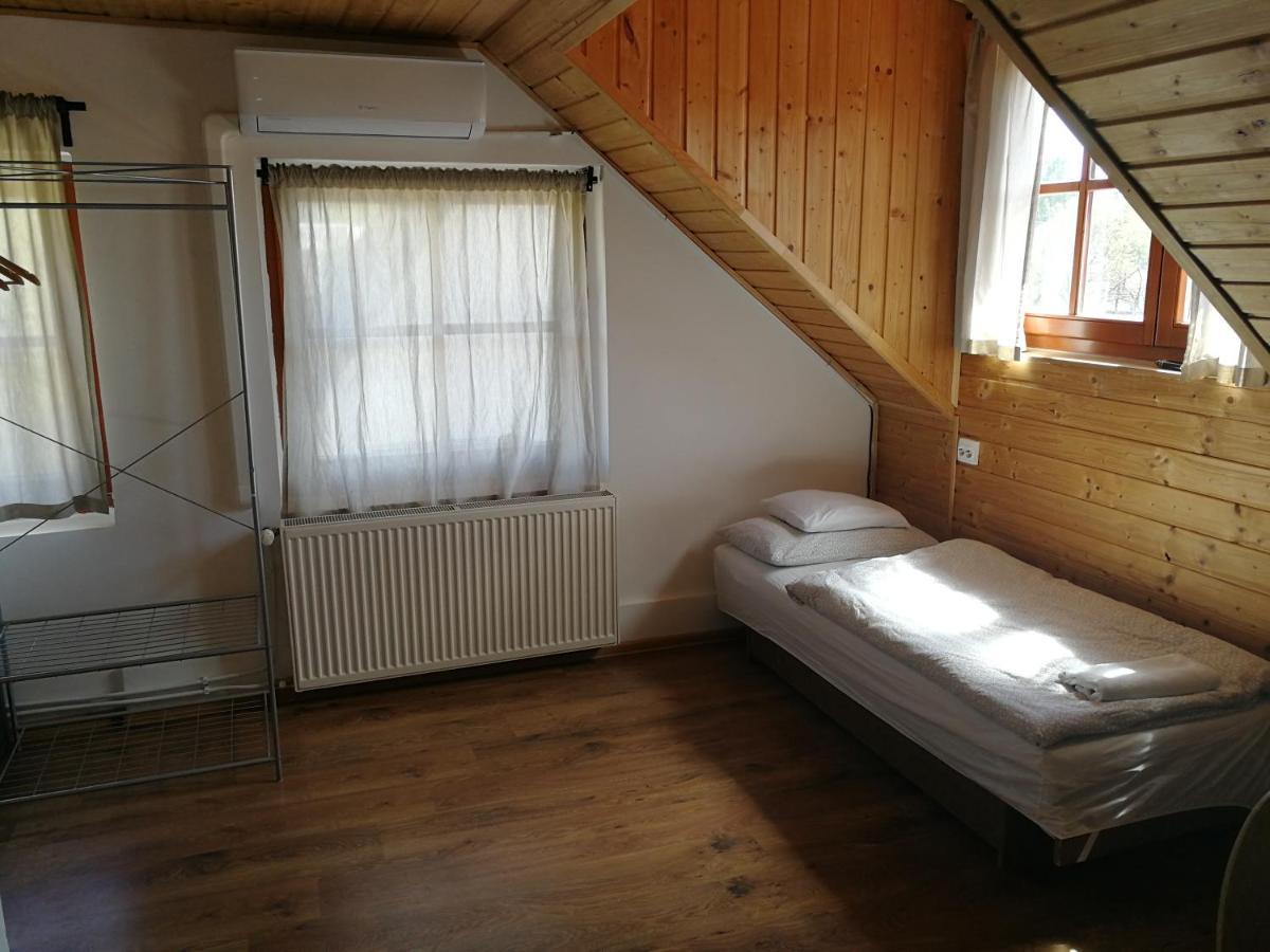 Manoka Guest House Mogyoród Buitenkant foto
