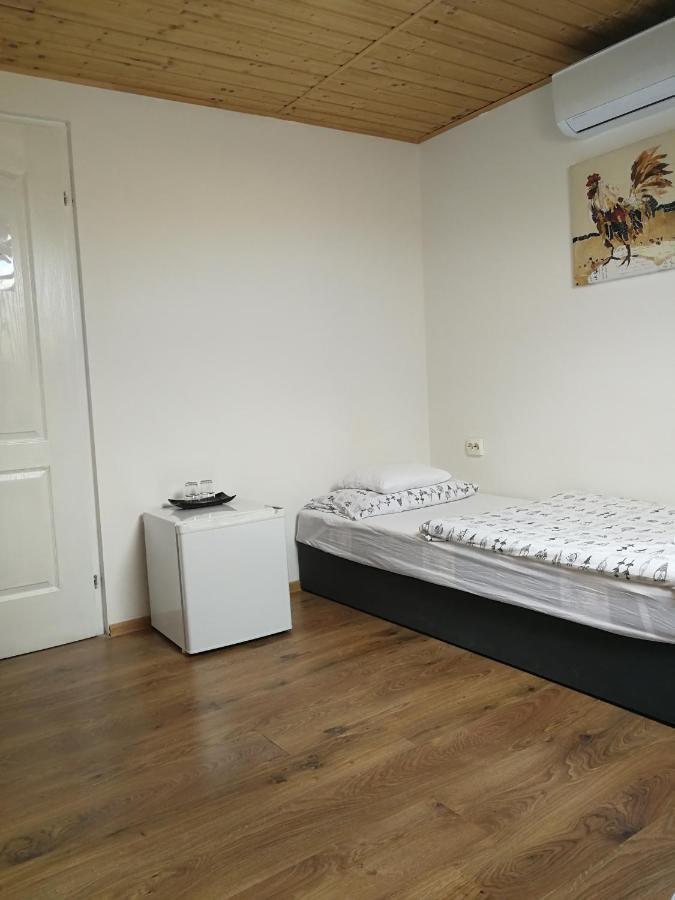 Manoka Guest House Mogyoród Buitenkant foto