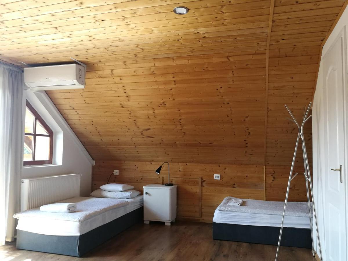 Manoka Guest House Mogyoród Buitenkant foto
